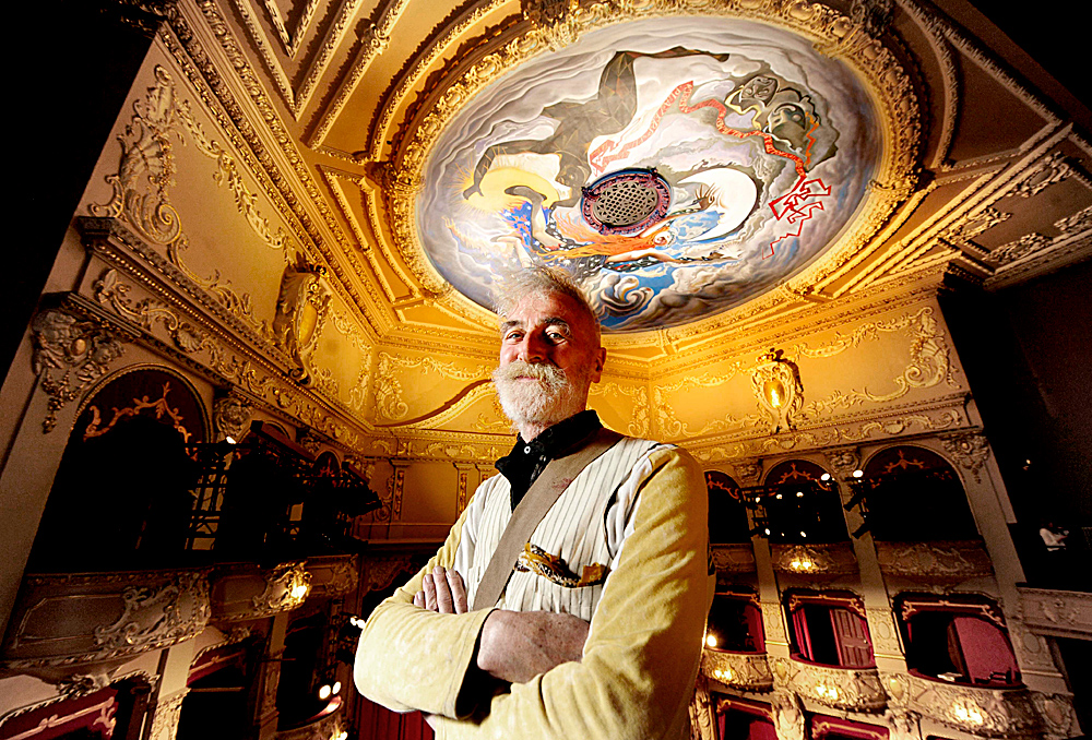 As you like it! – John Byrne’s “All the World’s a Stage”
